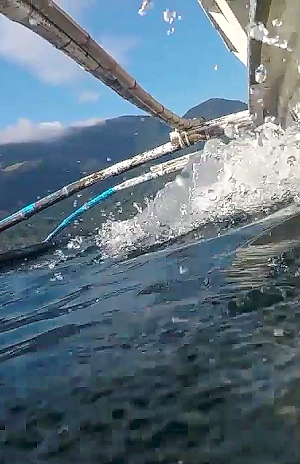 vitrima video poster image: 3D Bangka Boating in the Philippines & Coral Reefs