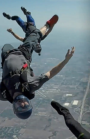 vitrima video poster image: Skydiving with Vitrima Lens